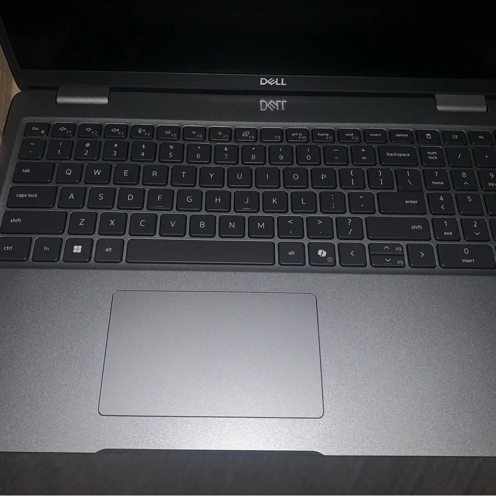 Dell Latitude 5550 15” Silver Laptop with Sleek Design